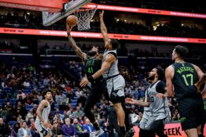 Spurs verlieren 20-Punkte-Vorsprung und gewinnen dennoch